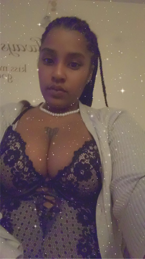 View taylormay1991 (loethechocolateGoddess💚👸🏾) OnlyFans 8 Photos and 12 Videos leaks 

 picture 2