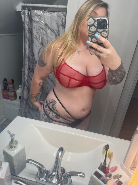 taylorpies OnlyFans Leak 

 picture 2