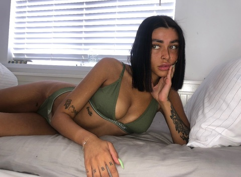 taylorrlynch OnlyFans Leak 

 picture 2