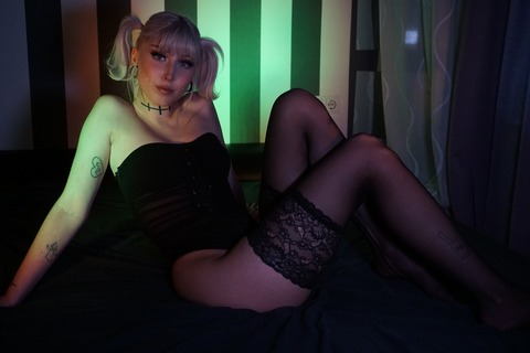View tazzylorenz_free OnlyFans videos and photos for free 

 picture 2