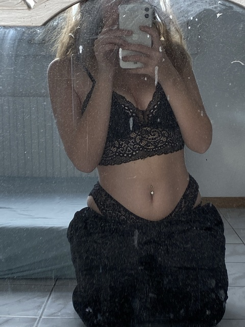 Download tessarey OnlyFans videos and photos free 

 picture 2