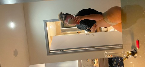 View Your Secret Service (the_millf_nexxt_door) OnlyFans 28 Photos and 5 Videos leaks 

 picture 2