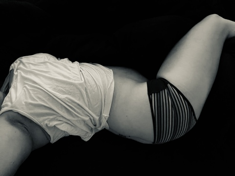 View The Bump Brat 🚫💰 (thebumpbratfree) OnlyFans 9 Photos and 0 Videos leaked 

 picture 2