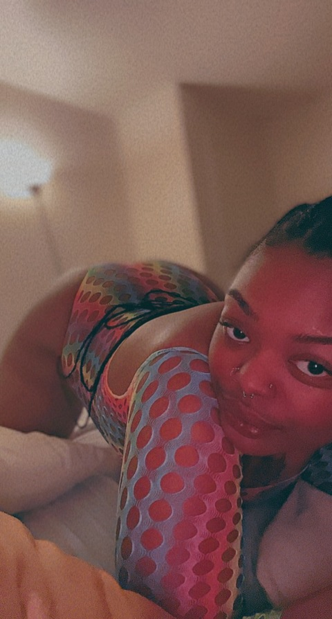 View thechynarosee OnlyFans content for free 

 picture 2