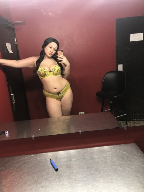 theciaobella OnlyFans Leak 

 picture 2