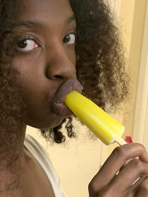 Free access to @theelips (Dede) Leaked OnlyFans 

 picture 2
