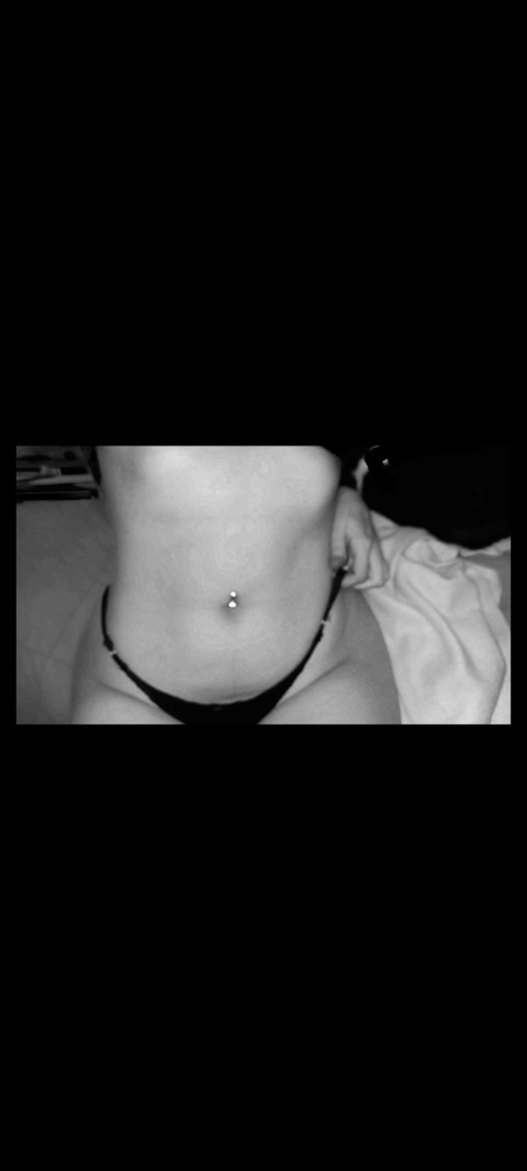 Download thelastqueenn OnlyFans content free 

 picture 2