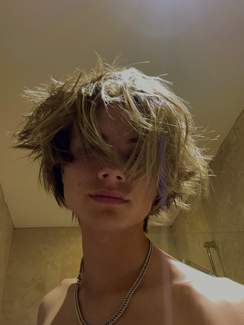 View theleonthomas OnlyFans content for free 

 picture 2