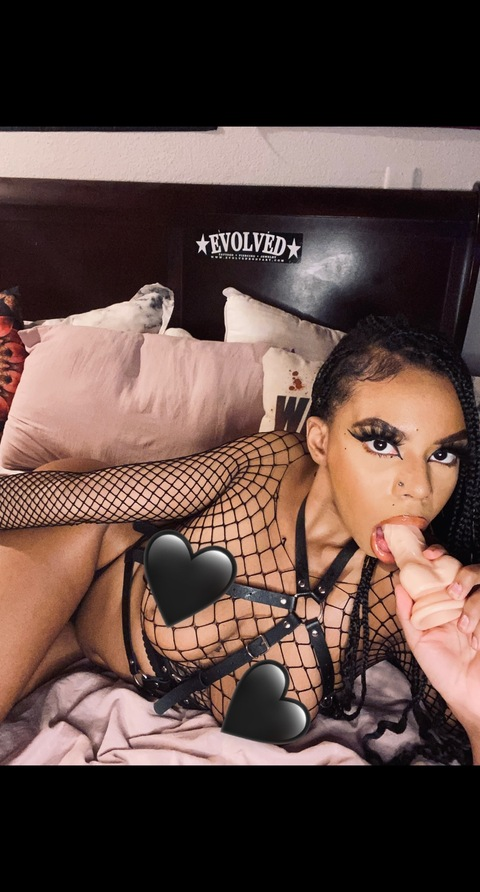 View Luna 🌖🖤 (themoonbabyluna) OnlyFans 3 Photos and 3 Videos gallery 

 picture 2