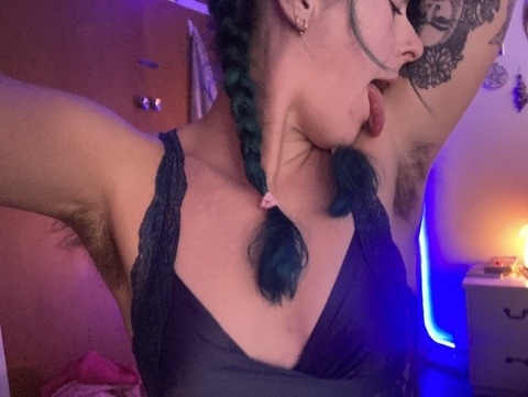 View Freaky Princess (theoriginalbabygotbush) OnlyFans 298 Photos and 105 Videos leaked 

 picture 2