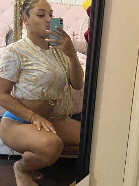 therealbigmama OnlyFans Leaked 

 picture 2