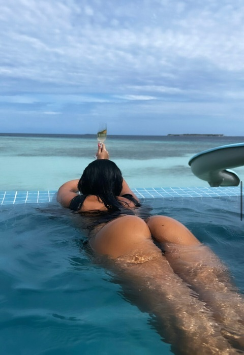 View theress1ta OnlyFans content for free 

 picture 2