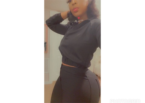 View thicckk_secret (Ari) OnlyFans 2 Photos and 1 Videos gallery 

 picture 2