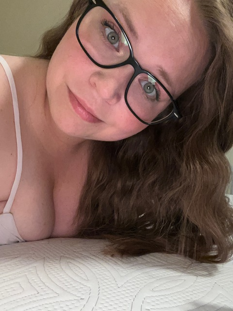 View Sarah 🔥 (thickmomma91) OnlyFans 40 Photos and 10 Videos gallery 

 picture 2