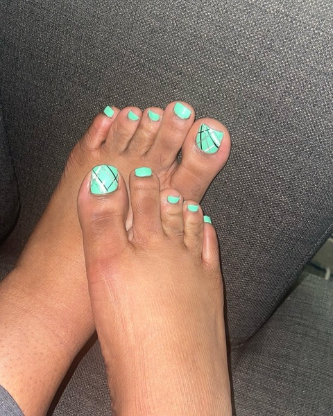 Free access to @thiknprettiii Leak OnlyFans 

 picture 2