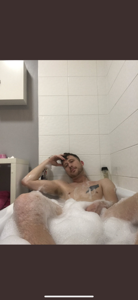 thomasengland33 OnlyFans Leaks (23 Photos and 36 Videos) 

 picture 2