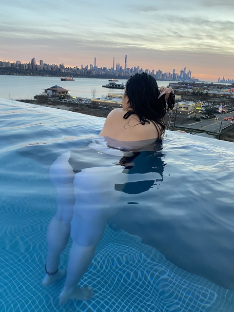 View jay baby (thursjayxo) OnlyFans 14 Photos and 3 Videos gallery 

 picture 2