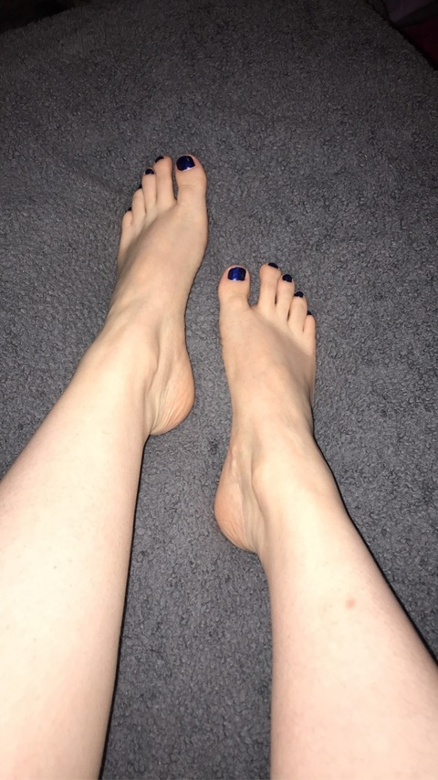 tiny_feet45 (Tiny Feet👣) OnlyFans Leaks 

 picture 2