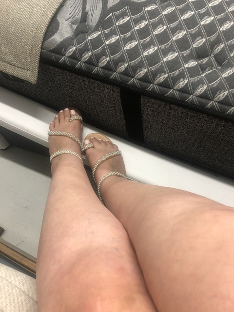 Onlyfans free toesonparade 

 picture 2