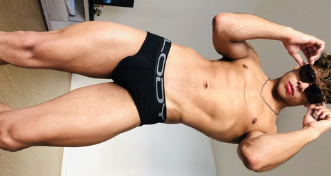 tomystarksex OnlyFans Leaks (232 Photos and 76 Videos) 

 picture 2