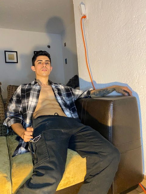tonylo21 (TonyLo) free OnlyFans Leaks 

 picture 2