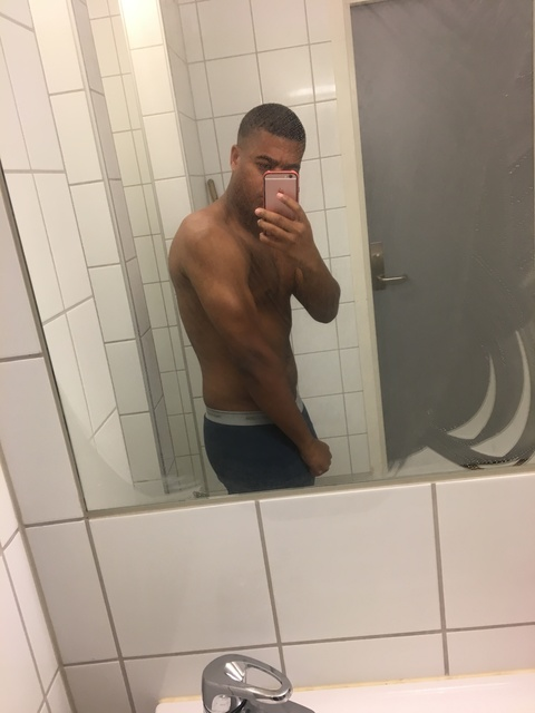 @toohandsome870 leaks Onlyfans photos free 

 picture 2
