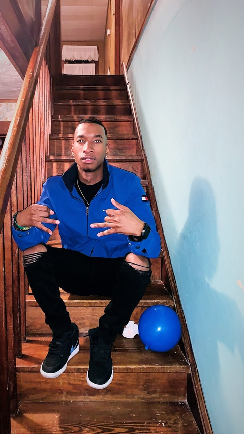 toosmoov21 OnlyFans Leaked (0 Photos and 3 Videos) 

 picture 2