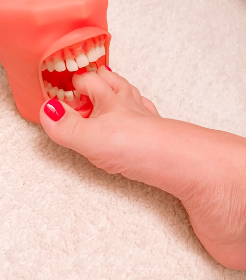 View Kay (toothfairytoes) OnlyFans 3 Photos and 1 Videos gallery 

 picture 2