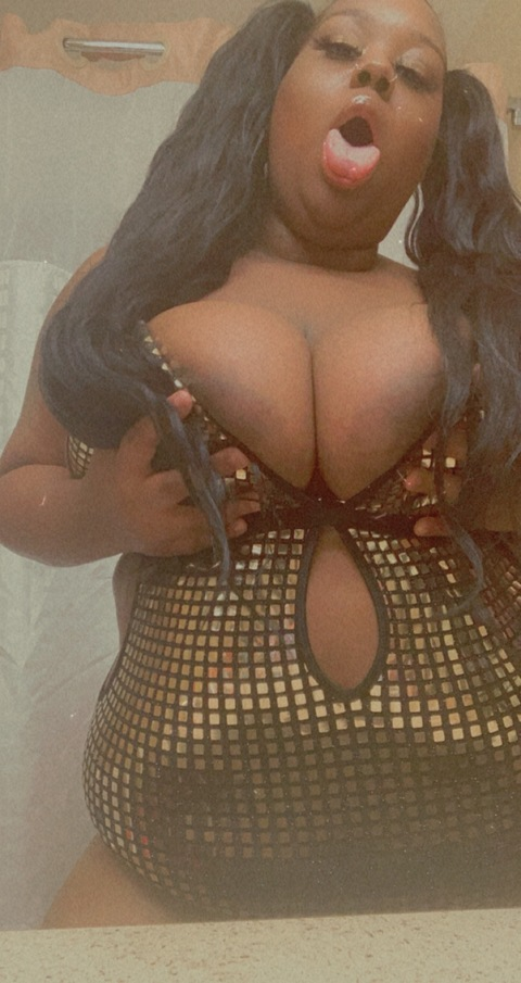 View toxicchocolate94 (Toxic Chocolate) OnlyFans 159 Photos and 212 Videos for free 

 picture 2