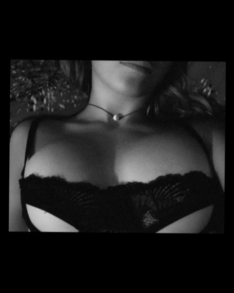 View trinitydiana03 (Trinity Diana) OnlyFans 35 Photos and 38 Videos for free 

 picture 2