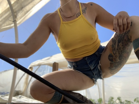 Onlyfans free content twerkingdirtgirl 

 picture 2