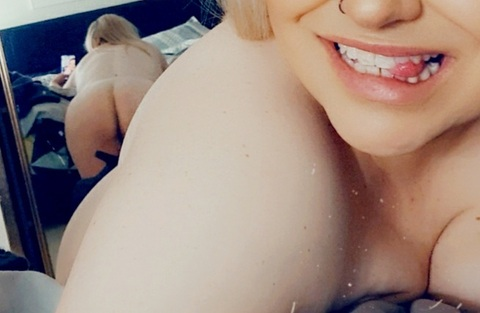 View twistedtinkerbelle (Twisted Tinkerbell) OnlyFans 14 Photos and 2 Videos gallery 

 picture 2