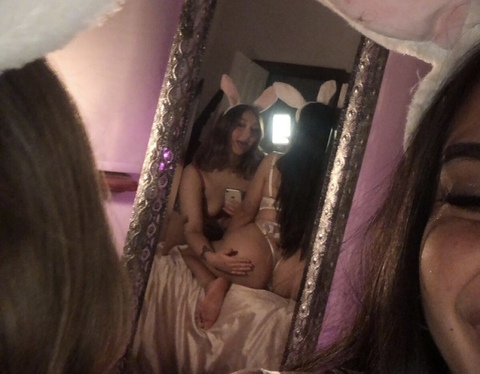 twogirlsonecovid-19 OnlyFans Leaks 

 picture 2