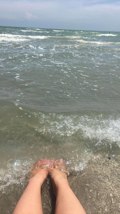 u104540449 (Simply Shays Feet) OnlyFans content 

 picture 2