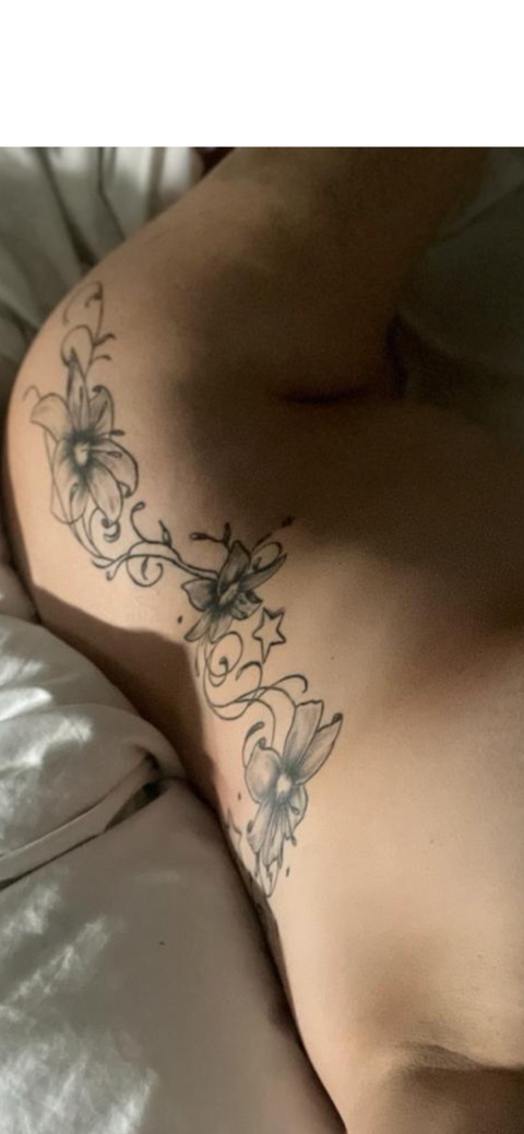 View Thalie (u122981162) OnlyFans 0 Photos and 0 Videos for free 

 picture 2