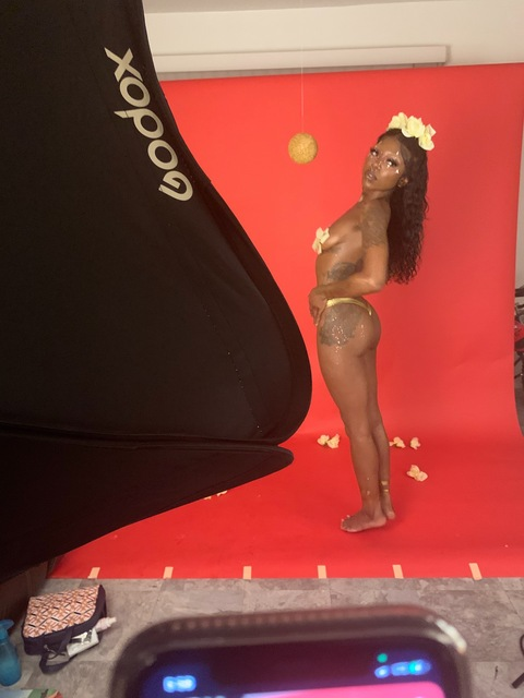 u12983160 OnlyFans Leak (12 Photos and 14 Videos) 

 picture 2