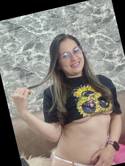 View u135491310 (Cammila andrade) OnlyFans 13 Photos and 0 Videos leaked 

 picture 2