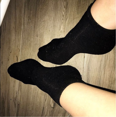 u147398728 OnlyFans Leak (3 Photos and 0 Videos) 

 picture 2