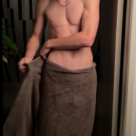 u148125220 (u148125220) OnlyFans Leaked Videos and Pictures 

 picture 2