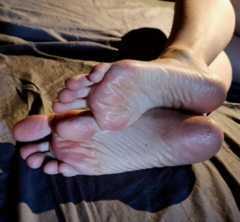 u154415075 (LauNogi) free OnlyFans Leaked Pictures & Videos 

 picture 2