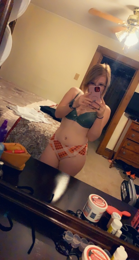 View u155038510 (Lilfunsizeknes) OnlyFans 87 Photos and 5 Videos for free 

 picture 2