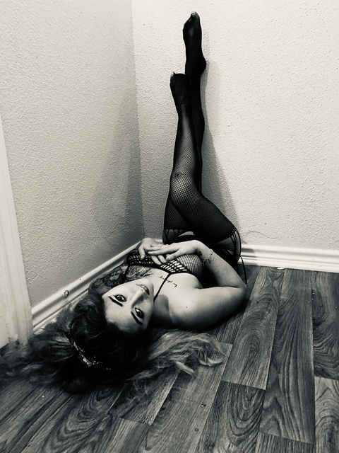 View u16437864 (HoustonViolet) OnlyFans 34 Photos and 39 Videos leaked 

 picture 2