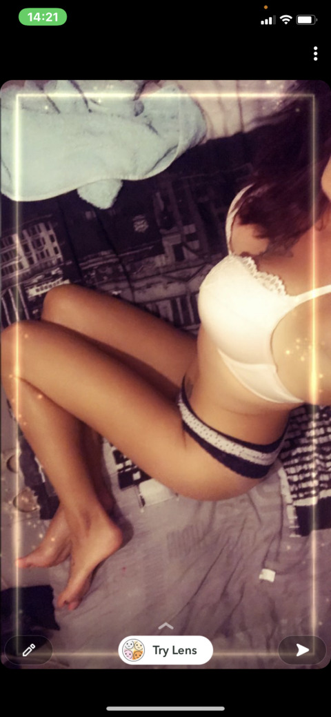 View u166754318 (Queenbee) OnlyFans 32 Photos and 9 Videos gallery 

 picture 2