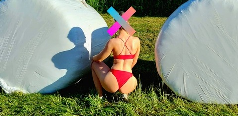 u179470639 (Susan mystérieux) OnlyFans content 

 picture 2