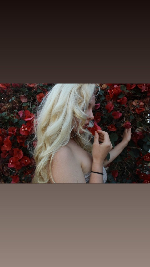 u186240898 OnlyFans Leak (19 Photos and 3 Videos) 

 picture 2