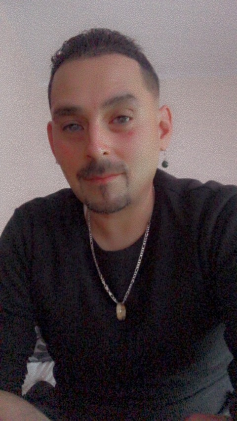 View u192963610 (Daniel Solis) OnlyFans 2 Photos and 0 Videos gallery 

 picture 2