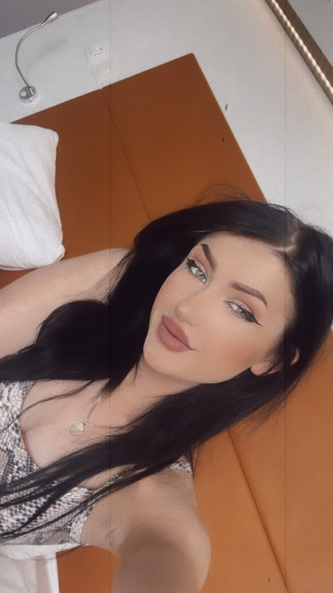 u194826375 OnlyFans Leaked (13 Photos and 2 Videos) 

 picture 2