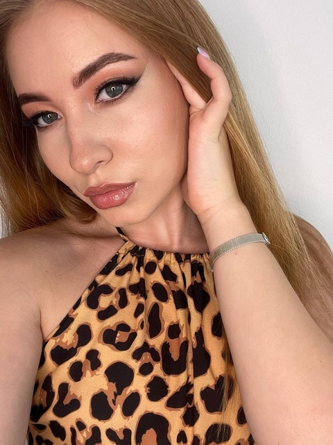 u196667754 (JUL-FREE) OnlyFans Leaked Videos and Pictures 

 picture 2