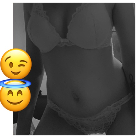 u211483586 OnlyFans Leak (21 Photos and 0 Videos) 

 picture 2