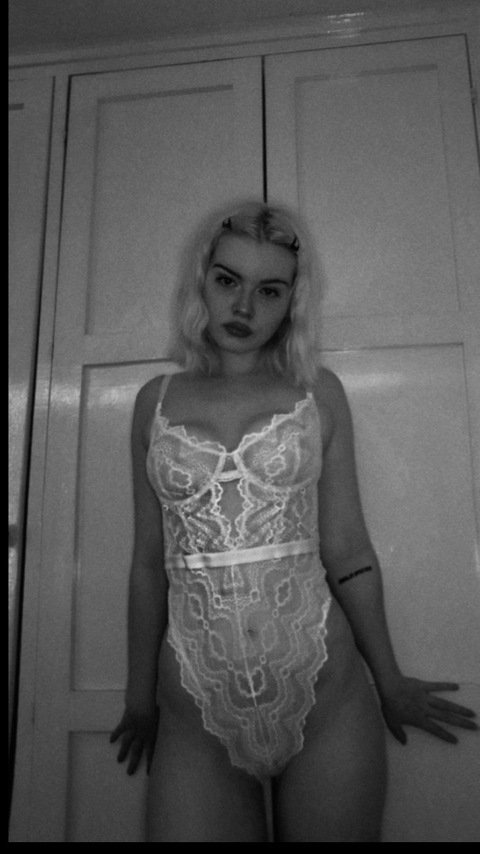 View u231374969 (Bex) OnlyFans 12 Photos and 0 Videos leaks 

 picture 2